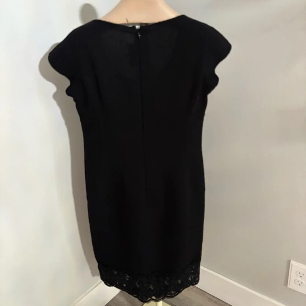 Elegant‎ Black Lace Hem Dress vintage 6